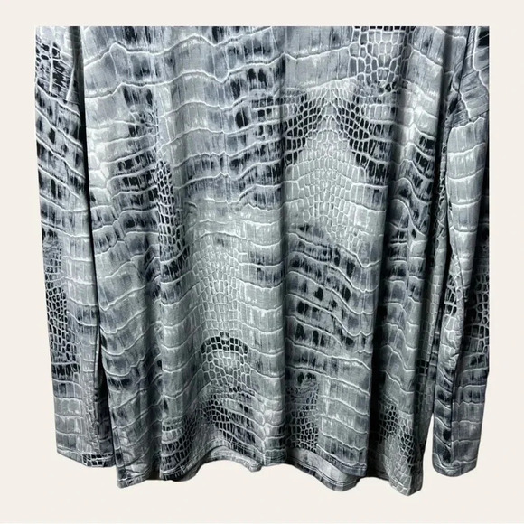 HEIMISH USA LONG SLEEVE TOP ANIMAL PRINT GRAY/LIGHT BLUE/BLACK IN COLOR SIZE XL - Picture 5 of 10